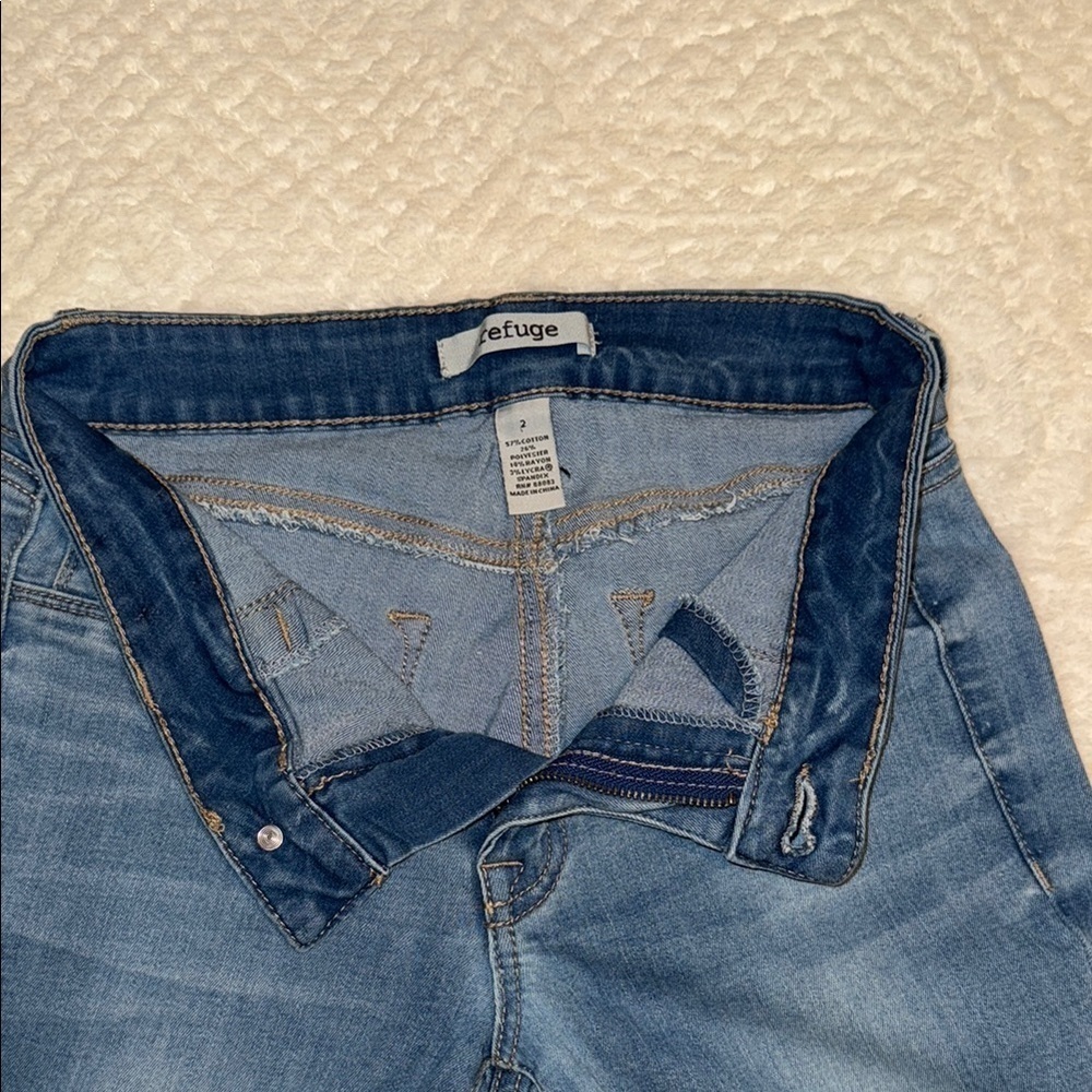 π EUC Refuge Skinny Leg Jeans β Medium Blue Wash, Size 2 - Picture 4 of 9